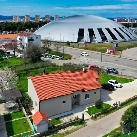Apartamento Lili Sa Privatnim Parkingom