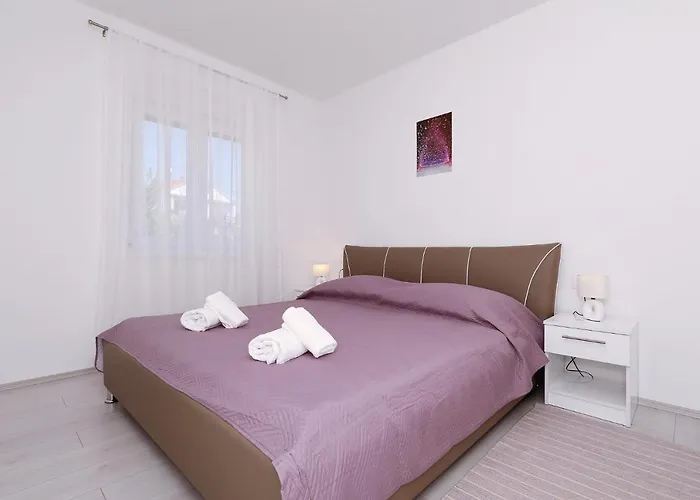 Lili Sa Privatnim Parkingom Appartement